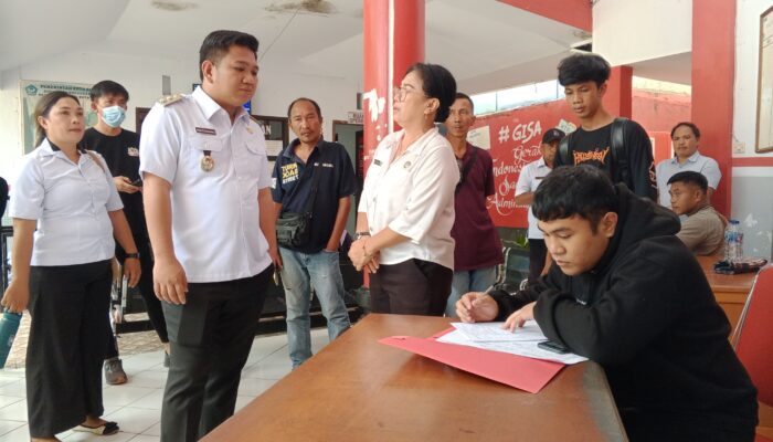 Tiba-Tiba Randito Maringka Wawali Kota Bitung Sambangi Kantor Dinas Dukcapil 